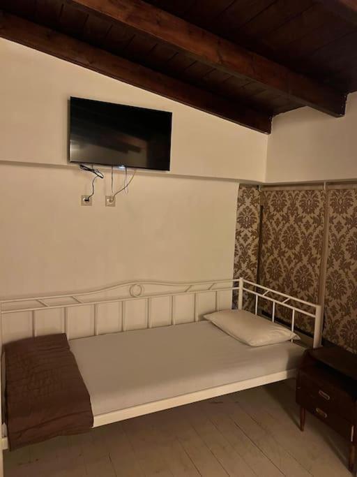 πέτρινη οικία με εσωτερικό τζάκι Holiday home *